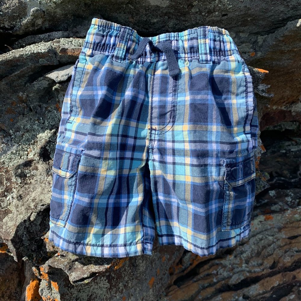 Gymboree blue plaid cargo shorts size 2T